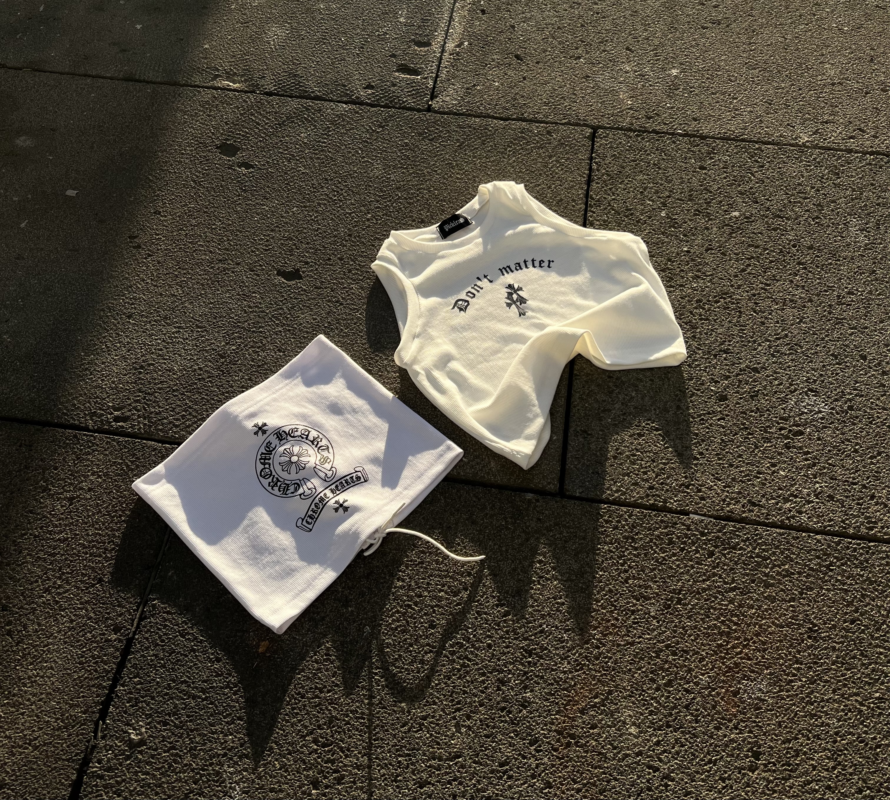 کراپ کاستوم کروم سفید با طرح کروم هارتز و نوشته Don't matter - نمای باز